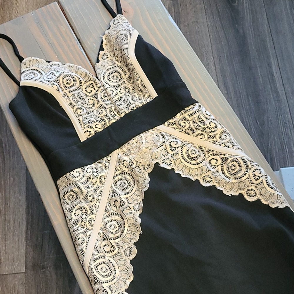 Dress - Picture 3 of 3